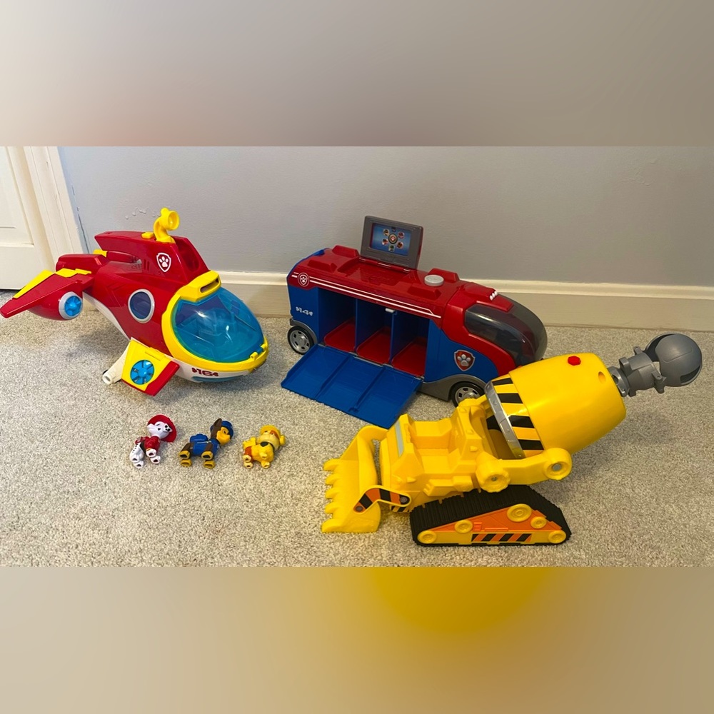 PAW PATROL BUNDLE: PATROL TRUCK, HELICOPTER/SHIP, AND RUBBLE’S TRUCK